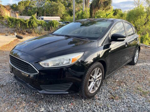 2016 Ford Focus SE FWD photo