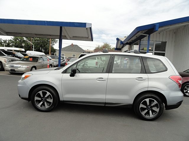 2016 Subaru Forester 2.5i AWD photo