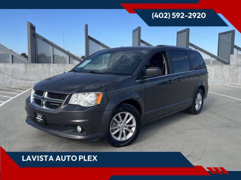 2016 Dodge Grand Caravan SXT FWD photo