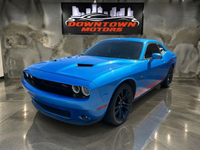 2016 Dodge Challenger R/T RWD photo