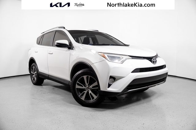 2016 Toyota RAV4 XLE FWD photo
