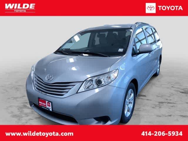 2016 Toyota Sienna LE FWD photo