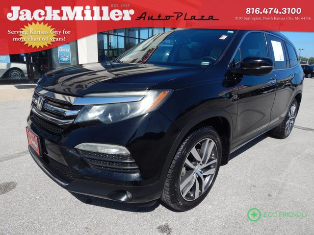 2016 Honda Pilot Touring FWD photo