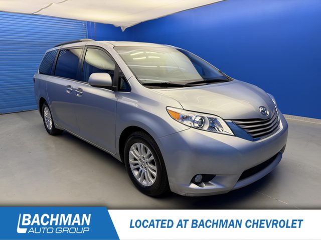 2016 Toyota Sienna XLE FWD photo