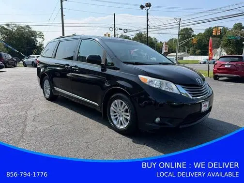 2016 Toyota Sienna XLE FWD photo