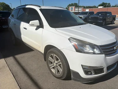 2016 Chevrolet Traverse LT FWD photo