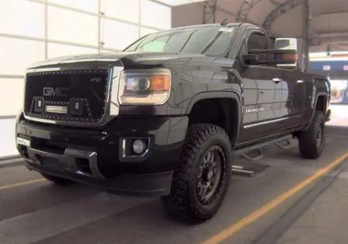2016 GMC Sierra 2500HD Denali 4WD photo
