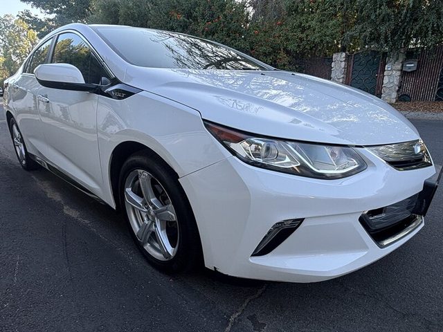 2017 Chevrolet Volt LT FWD photo