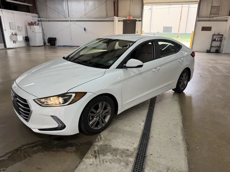 2017 Hyundai Elantra SE FWD photo