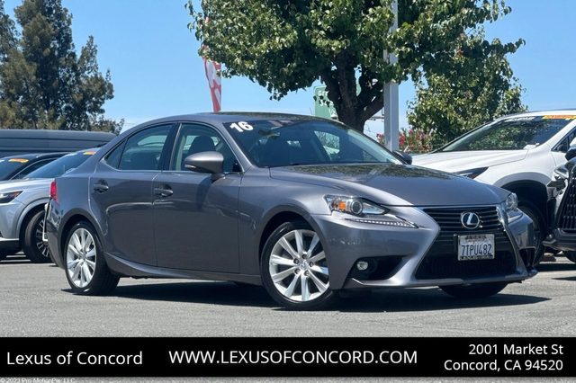 2016 Lexus IS RWD photo