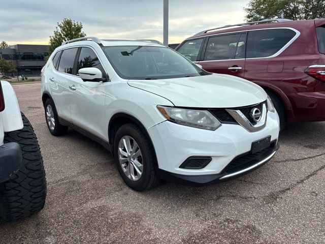 2016 Nissan Rogue SV FWD photo