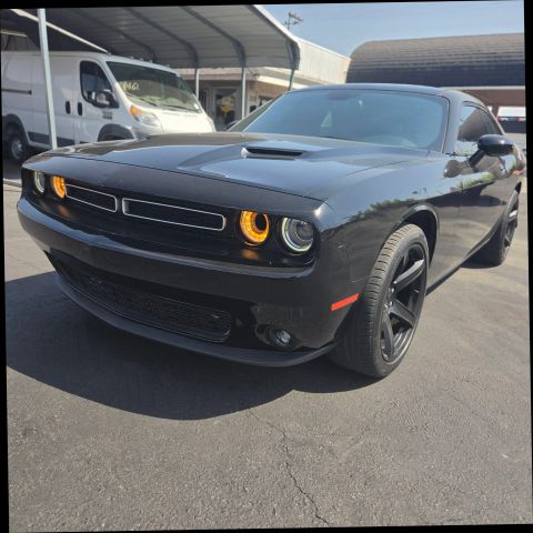 2015 Dodge Challenger SXT RWD photo