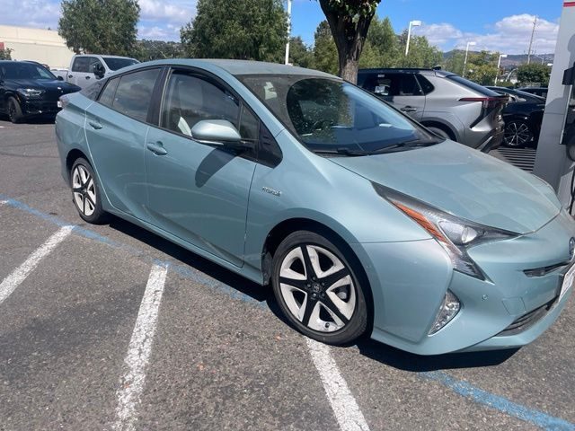 2016 Toyota Prius Four Touring FWD photo