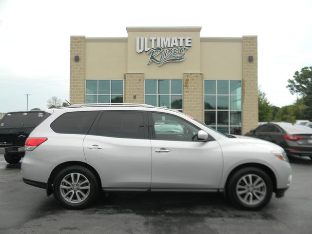 2016 Nissan Pathfinder S FWD photo