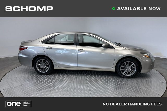 2016 Toyota Camry SE FWD photo