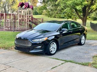 2016 Ford Fusion SE FWD photo