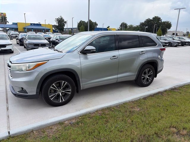 2016 Toyota Highlander XLE FWD photo