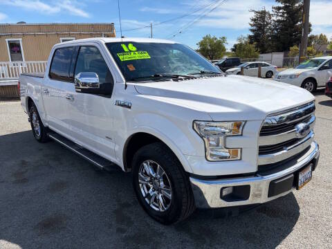 2016 Ford F-150 LARIAT RWD photo