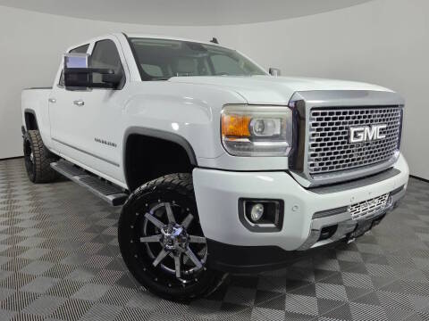 2015 GMC Sierra 2500HD Denali 4WD photo