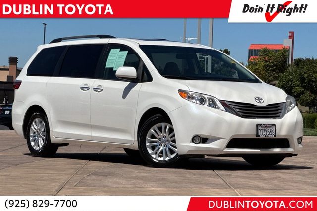 2016 Toyota Sienna XLE FWD photo