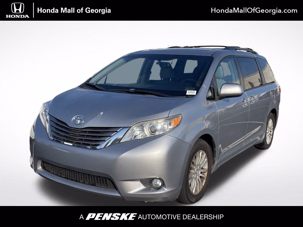 2016 Toyota Sienna XLE FWD photo