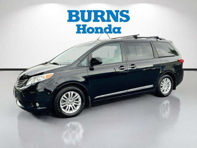 2016 Toyota Sienna XLE FWD photo
