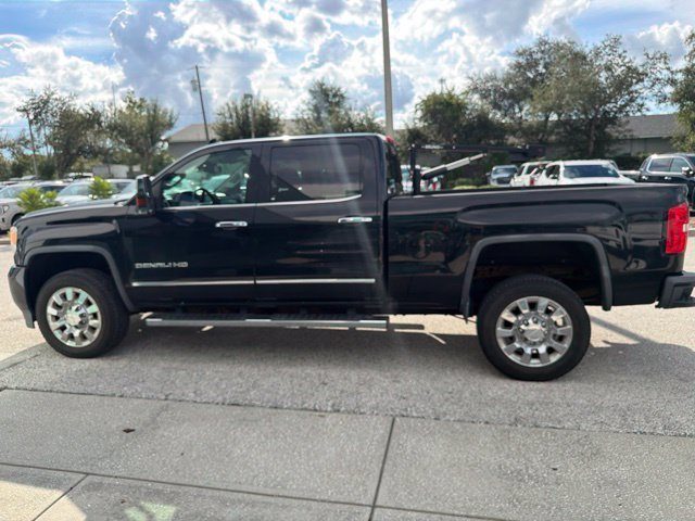 2016 GMC Sierra 2500HD Denali 4WD photo