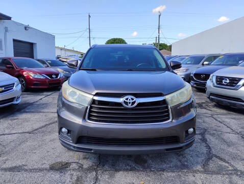 2016 Toyota Highlander XLE FWD photo