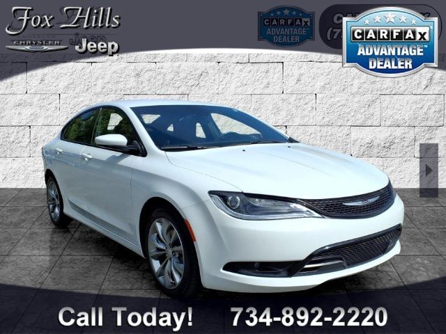 2016 Chrysler 200 S FWD photo