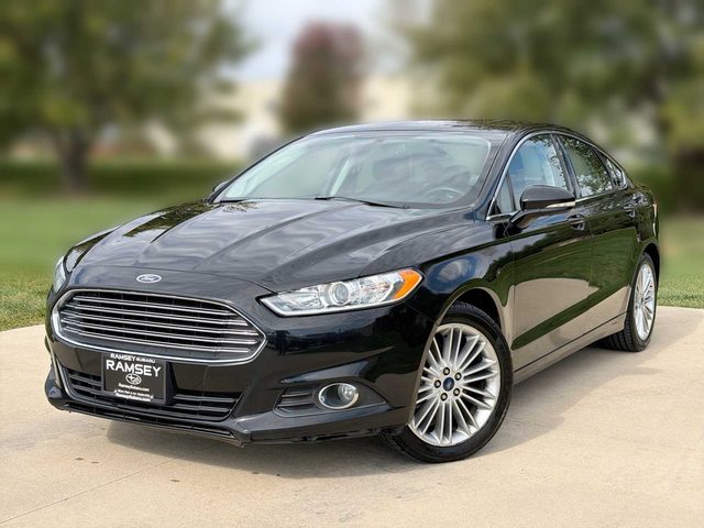 2016 Ford Fusion SE FWD photo