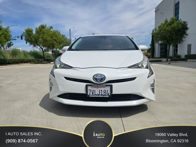 2016 Toyota Prius Three Touring FWD photo