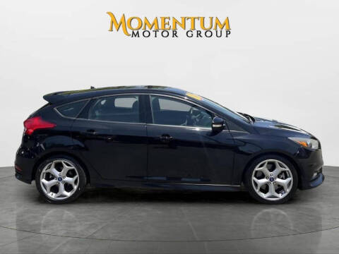 2016 Ford Focus ST FWD photo