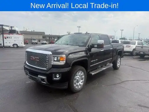 2016 GMC Sierra 2500HD Denali 4WD photo