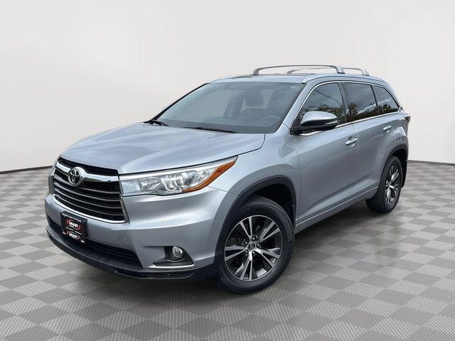 2016 Toyota Highlander XLE AWD photo