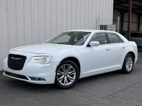 2016 Chrysler 300 Limited RWD photo