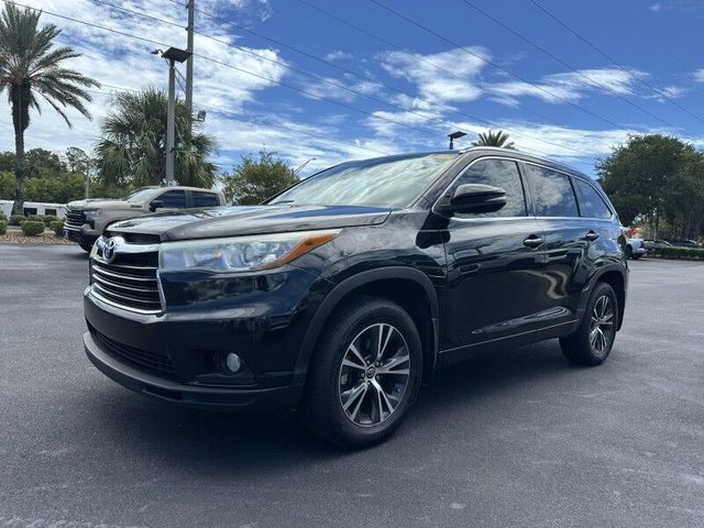 2016 Toyota Highlander XLE FWD photo