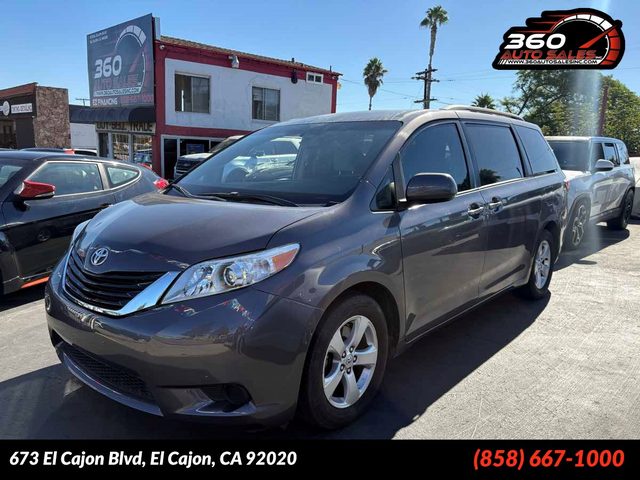 2016 Toyota Sienna LE FWD photo