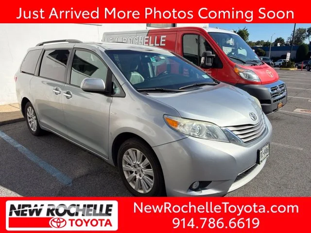 2016 Toyota Sienna XLE AWD photo
