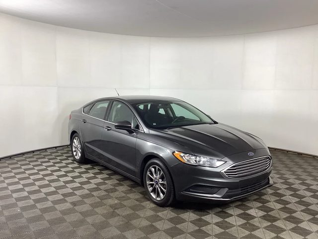 2017 Ford Fusion SE FWD photo