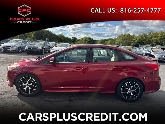 2016 Ford Focus SE FWD photo