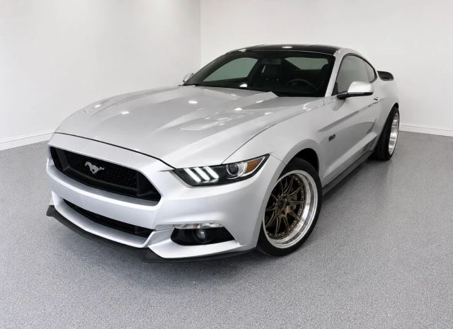 2016 Ford Mustang GT Premium RWD photo