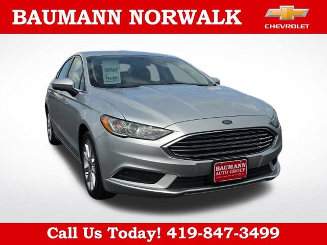 2017 Ford Fusion SE FWD photo