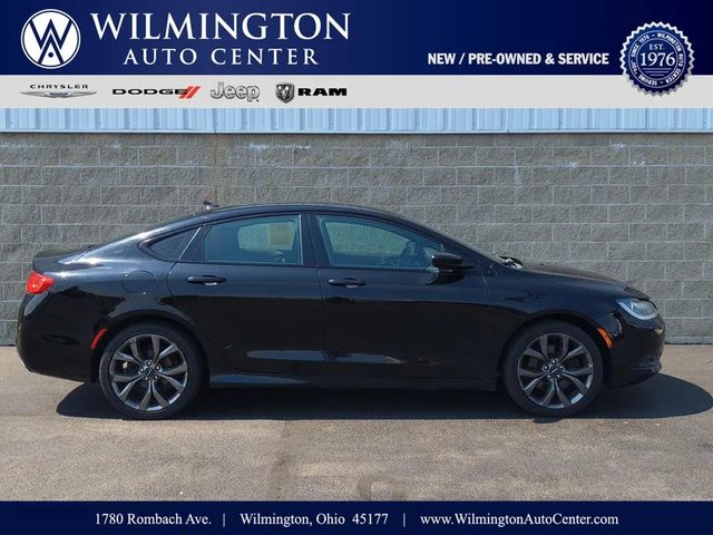 2016 Chrysler 200 S FWD photo