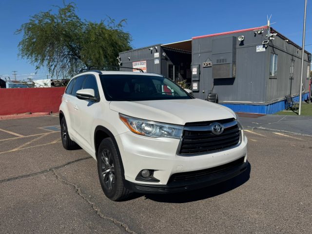2016 Toyota Highlander XLE FWD photo