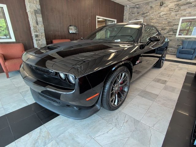 2016 Dodge Challenger SRT 392 RWD photo