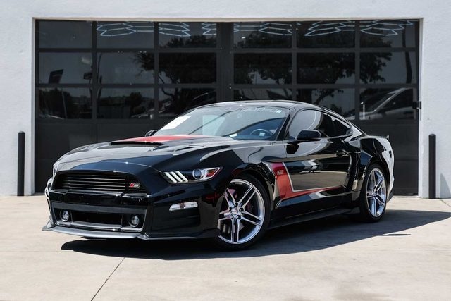 2016 Ford Mustang GT Premium RWD photo