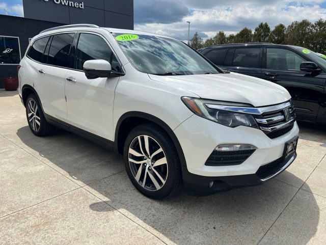 2016 Honda Pilot Touring AWD photo