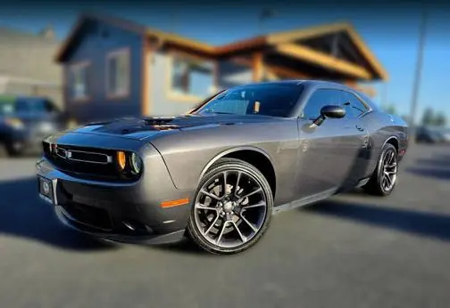 2016 Dodge Challenger SXT RWD photo