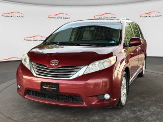 2016 Toyota Sienna XLE FWD photo