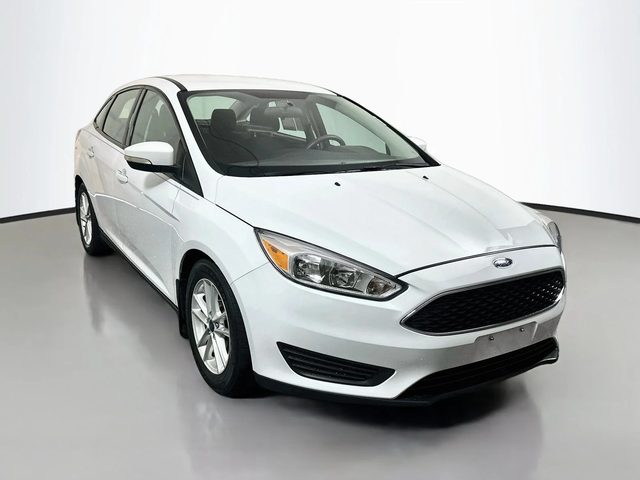 2016 Ford Focus SE FWD photo